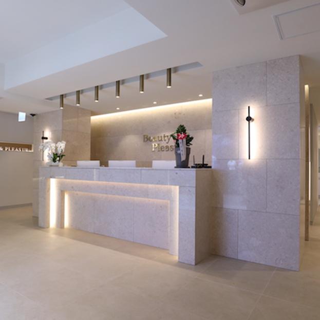 清潭美楽皮膚科の受付ホール