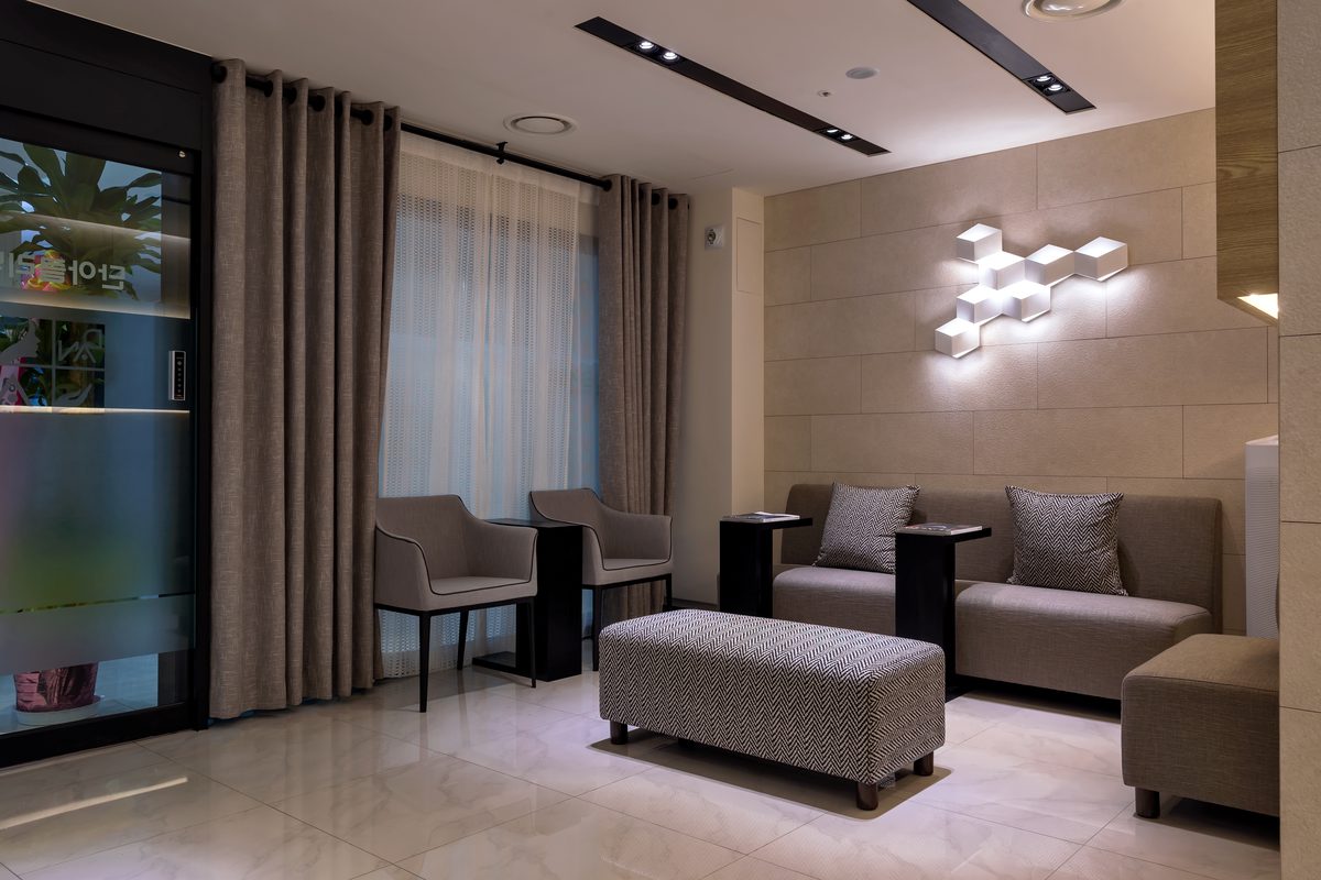 Lokasi prosedur suntikan hyaluronic acid di klinik dermatologi DAN-A CLINIC