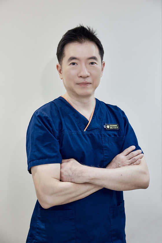 Teknik Pemulihan Mata oleh Klinik Pembedahan Kosmetik EVE di Korea Selatan | Adakah Masih Ada Harapan Jika Prosedur Pembuatan Kelopak Mata Ganda Gagal? Ujian Langsung oleh Dcard/PTT pada tahun 2026 - 韩国医美中心 Zon pemulihan di Eve Plastic Surgery dilengkapi dengan persekitaran yang cerah dan bersih, serta peralatan penjagaan pasca-pembedahan yang profesional.