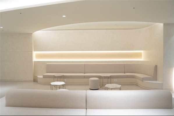 Klinik Kulit Haeundae, Busan – Rekomendasi untuk tahun 2026! Selepas membandingkan 3 klinik yang berbeza, ramai orang bertanya: Adakah berbaloi untuk beralih dari Seoul Gangnam ke Busan? - 韩国医美中心 Keadaan kawasan menunggu di Klinik Kulit Onabi di Haeundae, Busan, kawasan rehat bergaya rumah tradisional Korea yang menyediakan teh ginseng